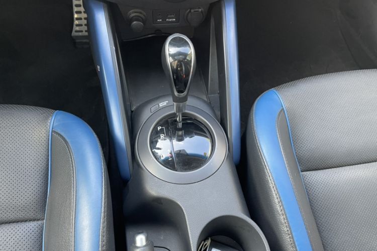 Used Hyundai Veloster 2012 1.6T Automatic Luxury Edition Interior 10