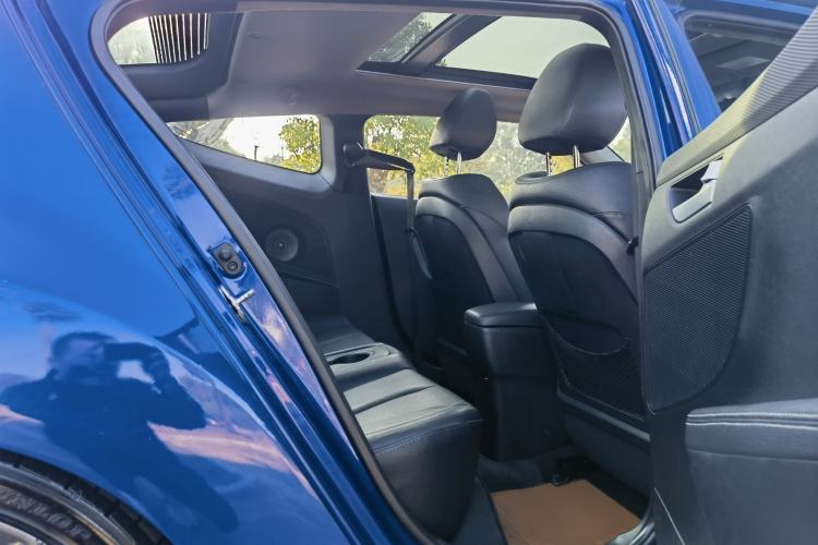 Used Hyundai Veloster 2012 1.6T Automatic Luxury Edition Interior 4
