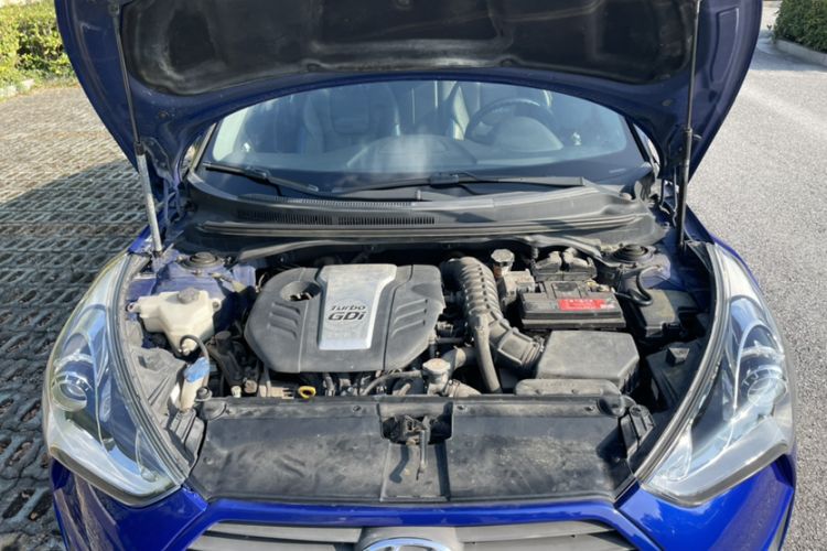 Used Hyundai Veloster 2012 1.6T Automatic Luxury Edition Interior 9