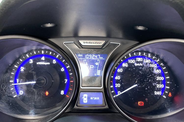 Used Hyundai Veloster 2012 1.6T Automatic Luxury Edition Odometer Close Up