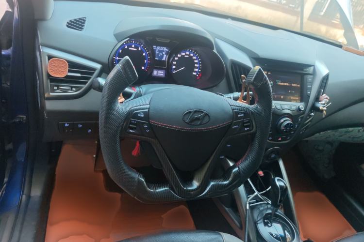 Used Hyundai Veloster 2012 1.6T Automatic Luxury Edition Steering Wheel