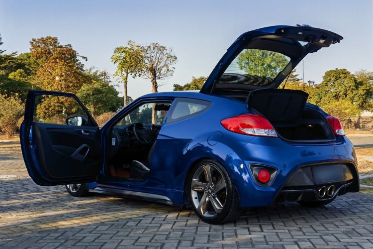 Used Hyundai Veloster 2012 1.6T Automatic Luxury Edition Trunk
