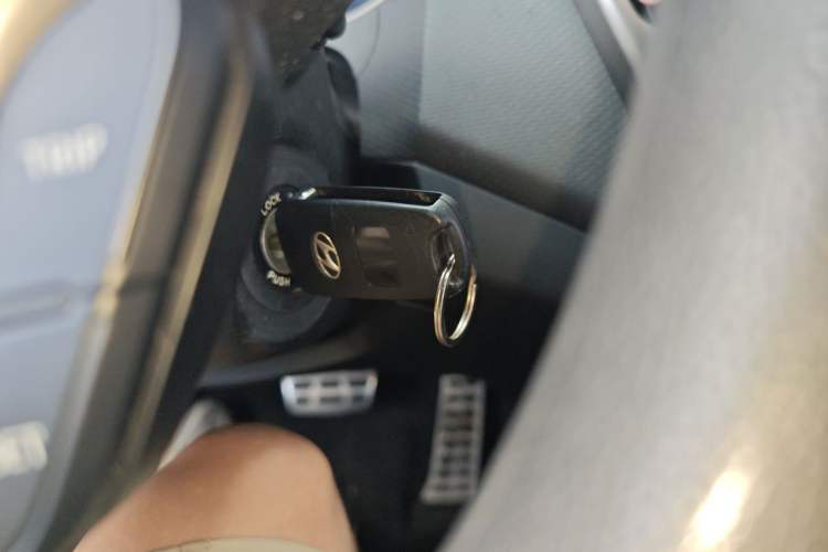 Used Hyundai Veloster 2012 1.6L Automatic Luxury Edition Vehicle Key