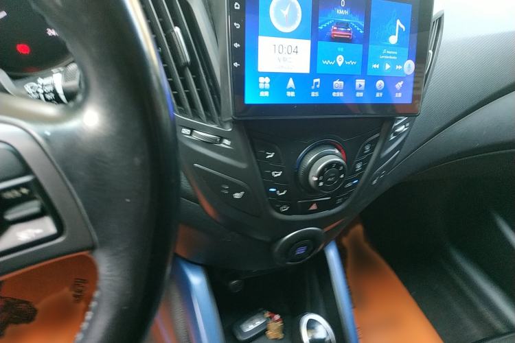 Used Hyundai Veloster 2012 1.6T Automatic Luxury Edition Audio And AC Panel