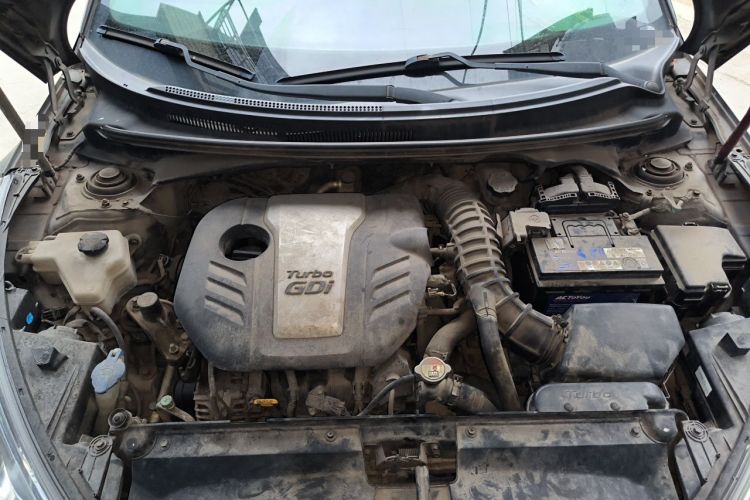 Used Hyundai Veloster 2012 1.6T Automatic Flagship Edition Engine Bay