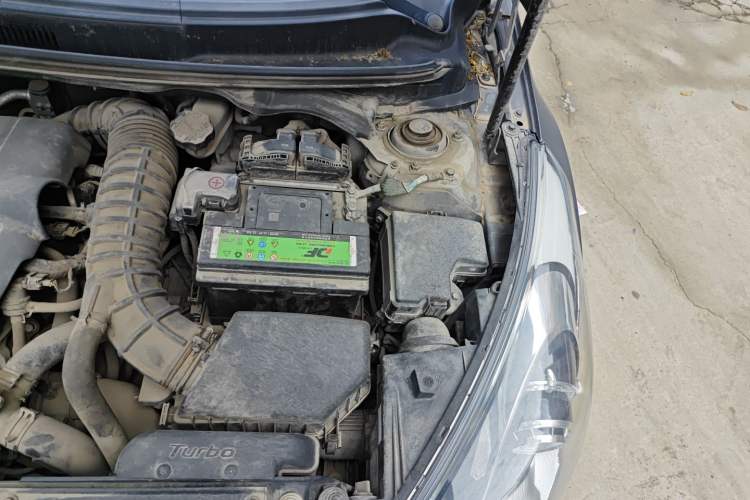 Used Hyundai Veloster 2012 1.6T Automatic Luxury Edition Engine Bay Left