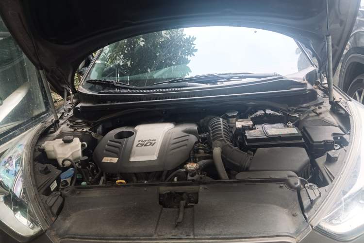 Used Hyundai Veloster 2012 1.6T Automatic Luxury Edition Engine Bay
