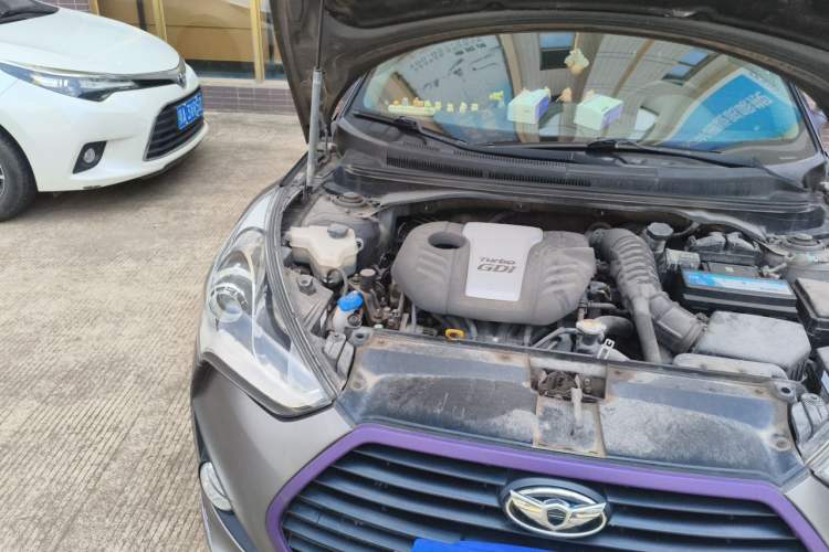 Used Hyundai Veloster 2012 1.6T Automatic Luxury Edition Engine Bay Right