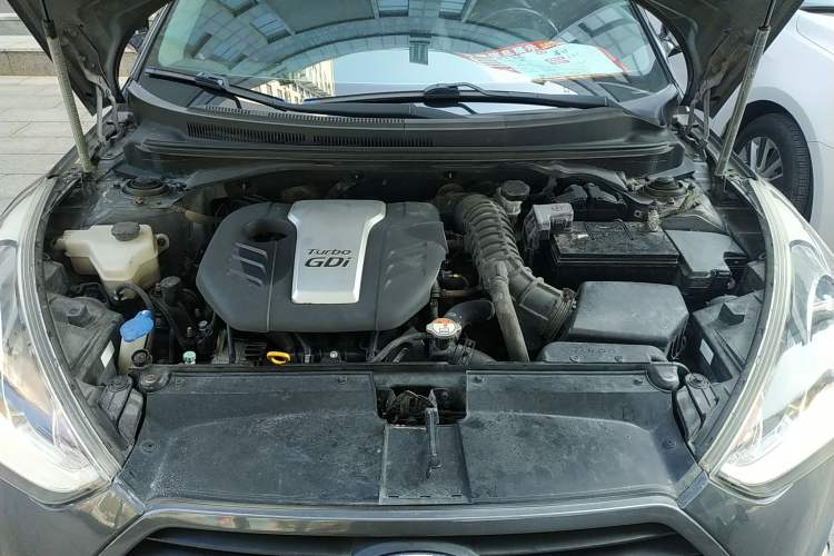 Used Hyundai Veloster 2012 1.6T Automatic Luxury Edition Engine Bay