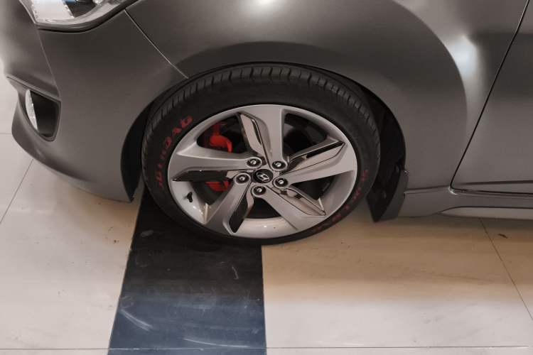 Used Hyundai Veloster 2012 1.6L Automatic Luxury Edition Exterior 3