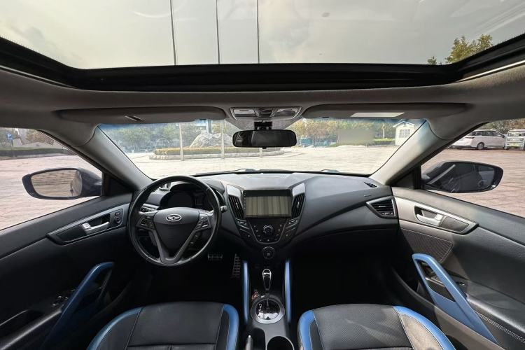 Used Hyundai Veloster 2012 1.6T Automatic Luxury Edition Exterior 9