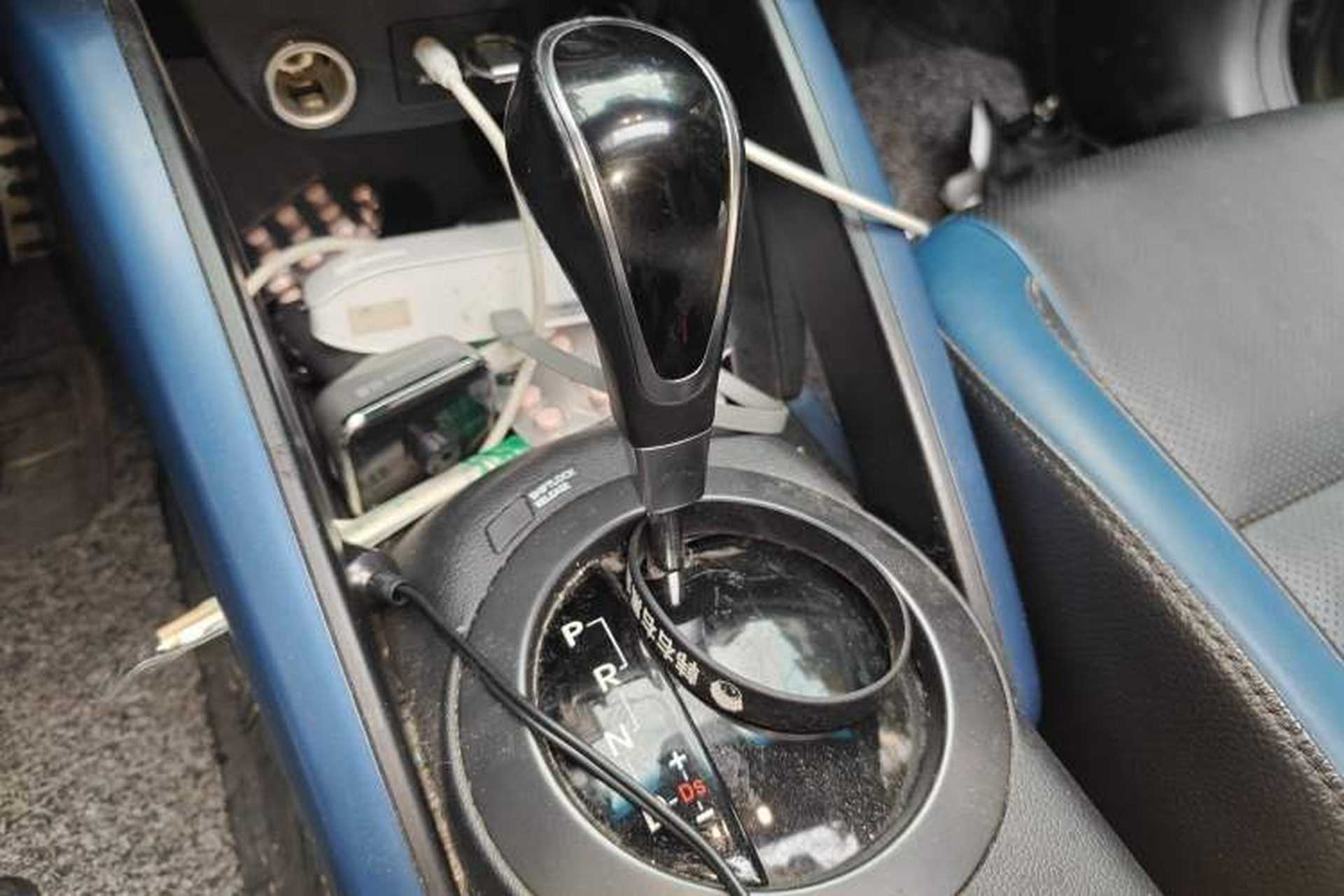 Used Hyundai Veloster 2012 1.6T Automatic Luxury Edition Gear Lever