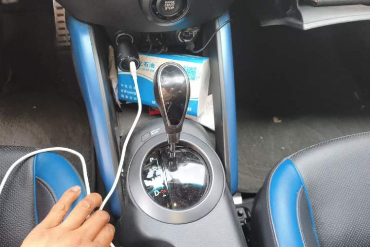 Used Hyundai Veloster 2012 1.6T Automatic Luxury Edition Gear Lever