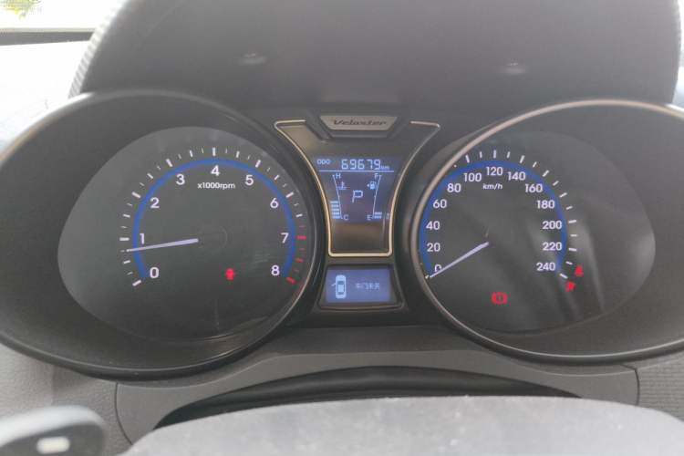 Used Hyundai Veloster 2012 1.6T Automatic Luxury Edition Instrument Cluster