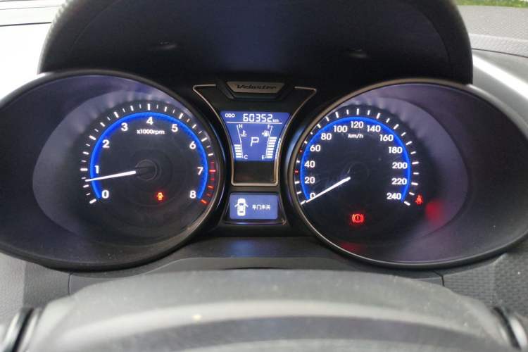 Used Hyundai Veloster 2012 1.6T Automatic Luxury Edition Instrument Cluster