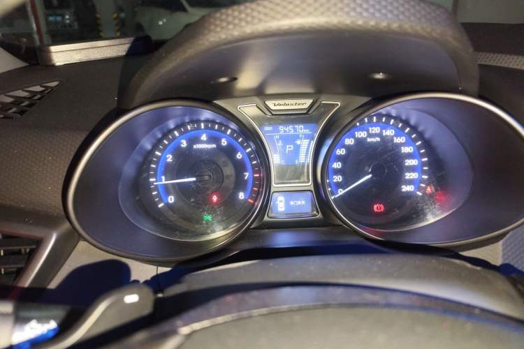 Used Hyundai Veloster 2012 1.6T Automatic Luxury Edition Instrument Cluster