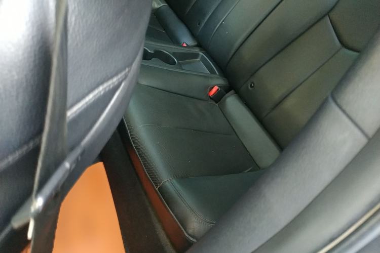Used Hyundai Veloster 2012 1.6T Automatic Luxury Edition Interior 4