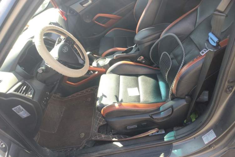 Used Hyundai Veloster 2012 1.6T Automatic Luxury Edition Left Front Seat