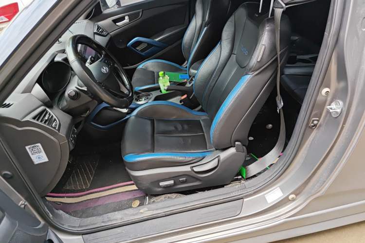 Used Hyundai Veloster 2012 1.6T Automatic Luxury Edition Left Front Seat