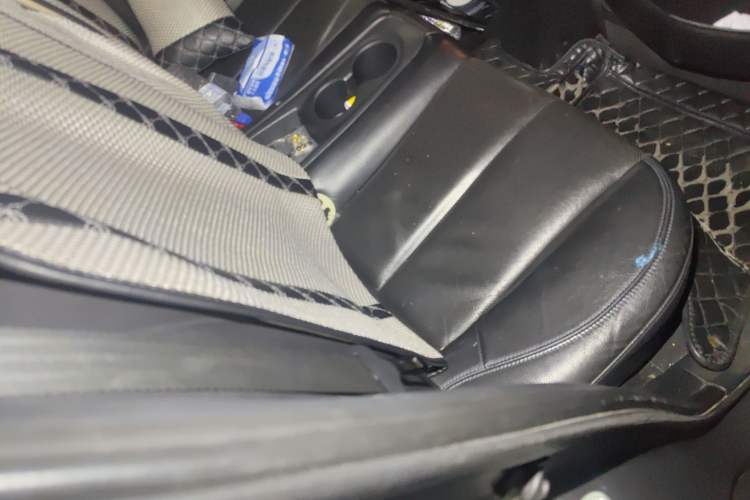 Used Hyundai Veloster 2012 1.6T Automatic Luxury Edition Left Rear Seat