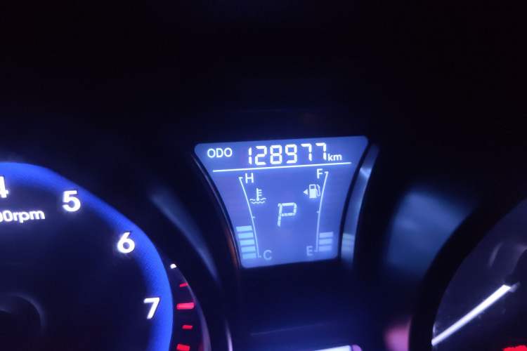 Used Hyundai Veloster 2012 1.6T Automatic Luxury Edition Odometer Close Up