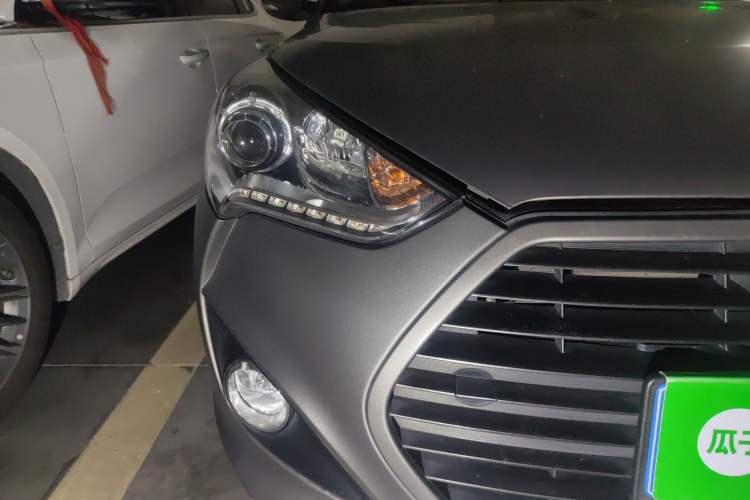 Used Hyundai Veloster 2012 1.6T Automatic Luxury Edition Right Front Headlight