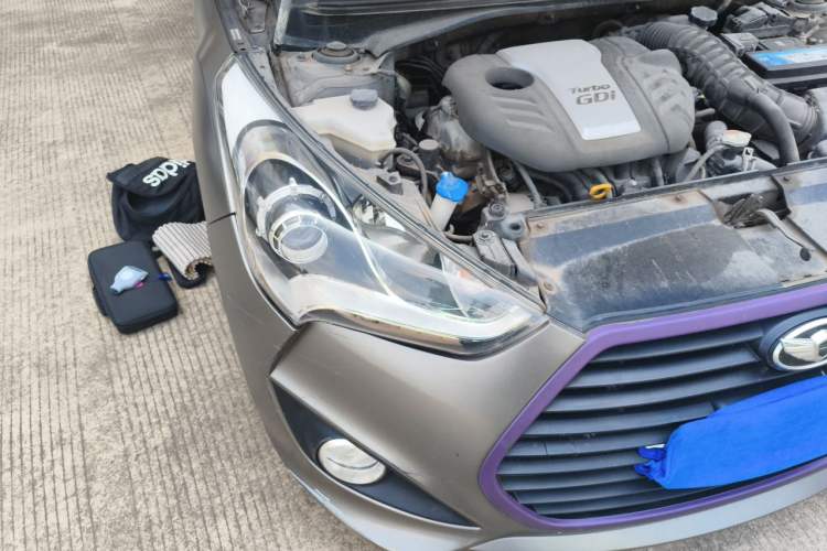 Used Hyundai Veloster 2012 1.6T Automatic Luxury Edition Right Front Headlight