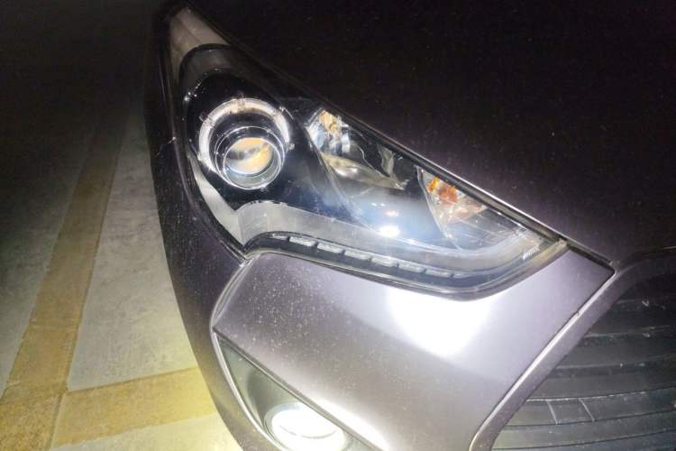 Used Hyundai Veloster 2012 1.6T Automatic Luxury Edition Right Front Headlight