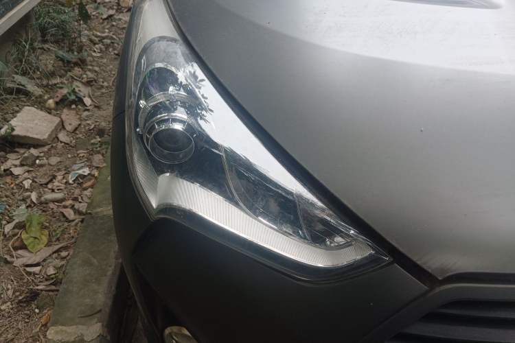 Used Hyundai Veloster 2012 1.6T Automatic Luxury Edition Right Front Headlight