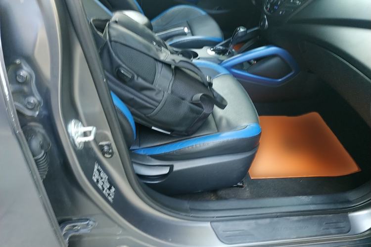 Used Hyundai Veloster 2012 1.6T Automatic Luxury Edition Right Front Seat