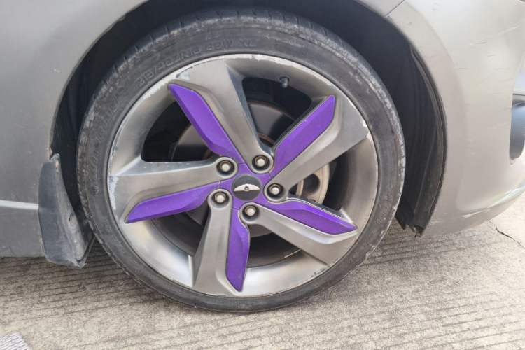 Used Hyundai Veloster 2012 1.6T Automatic Luxury Edition Right Front Wheel Hub