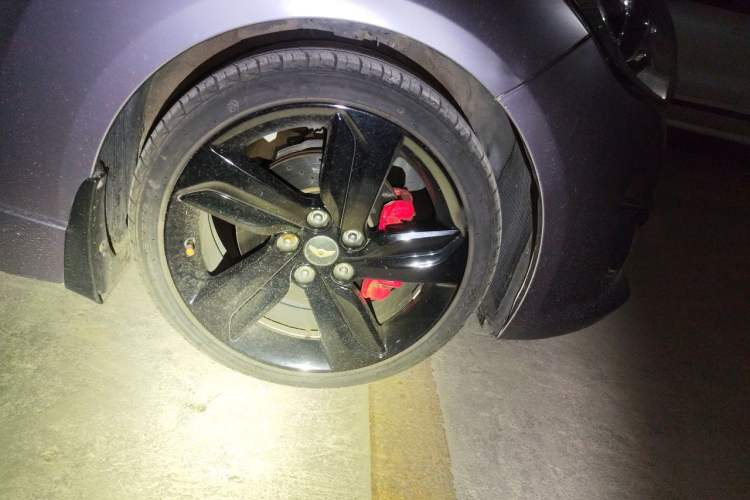 Used Hyundai Veloster 2012 1.6T Automatic Luxury Edition Right Front Wheel Hub