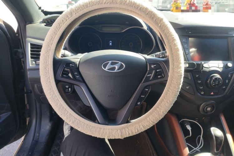 Used Hyundai Veloster 2012 1.6T Automatic Luxury Edition Steering Wheel