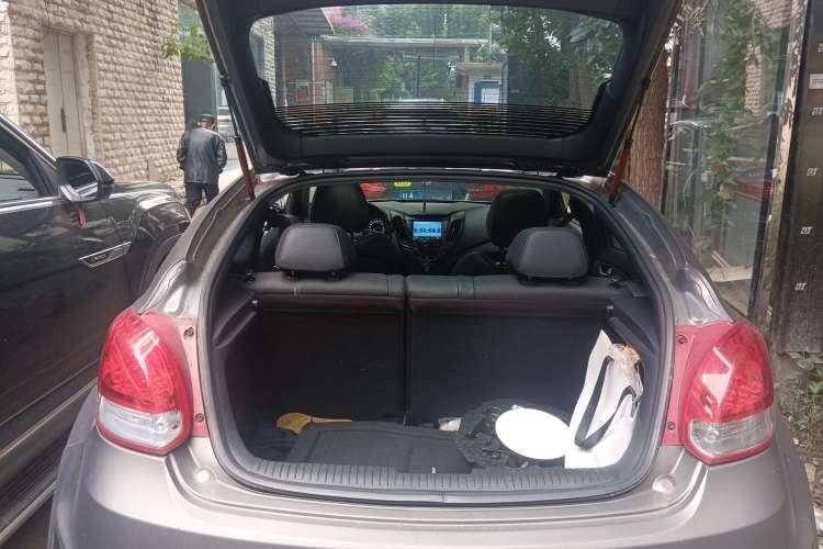 Used Hyundai Veloster 2012 1.6T Automatic Luxury Edition Trunk