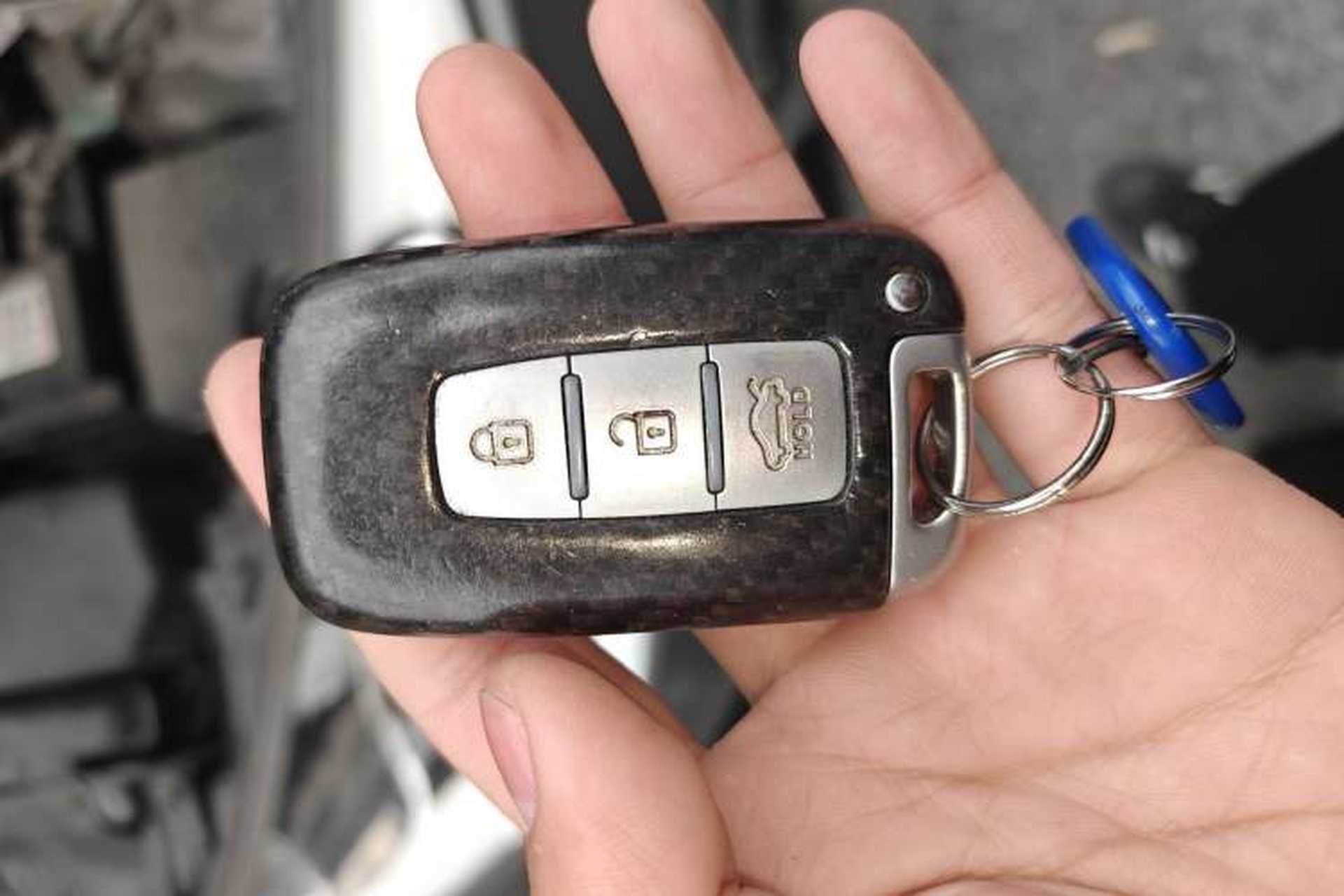 Used Hyundai Veloster 2012 1.6T Automatic Luxury Edition Vehicle Key