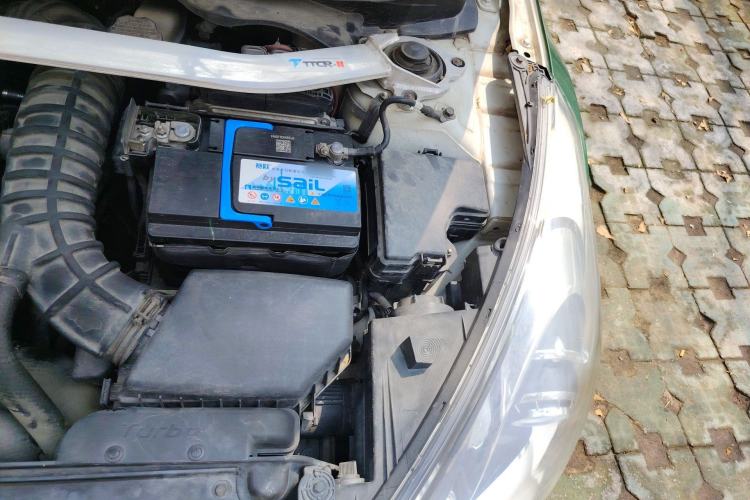Used Hyundai Veloster 2012 1.6T Automatic Luxury Edition Engine Bay Left