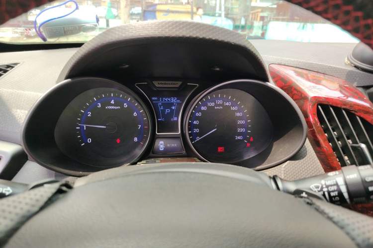 Used Hyundai Veloster 2012 1.6T Automatic Luxury Edition Instrument Cluster