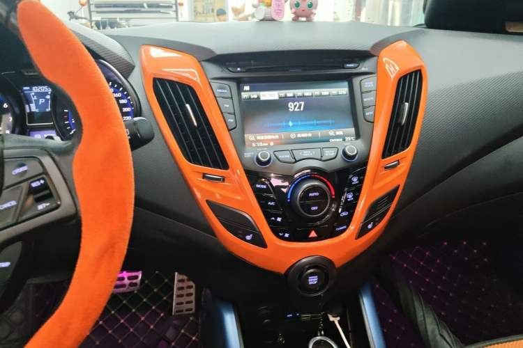 Used Hyundai Veloster 2012 1.6T Automatic Flagship Edition Audio And AC Panel