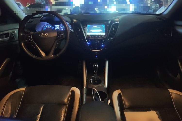 Used Hyundai Veloster 2012 1.6T Automatic Flagship Edition Center Console