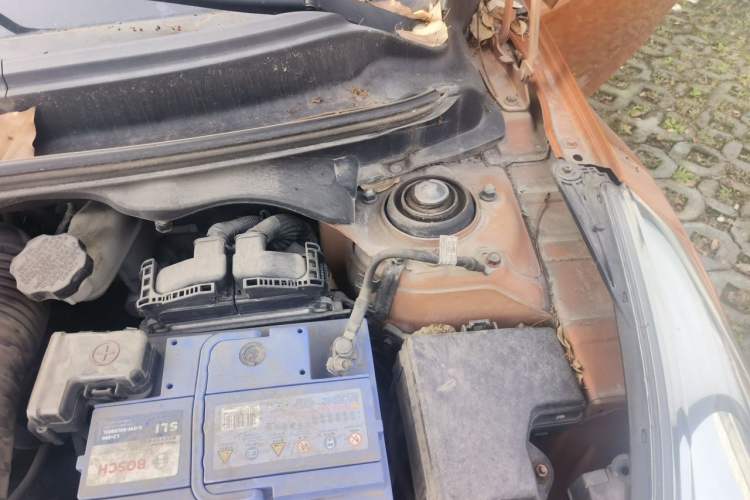 Used Hyundai Veloster 2012 1.6T Automatic Luxury Edition Engine Bay Left