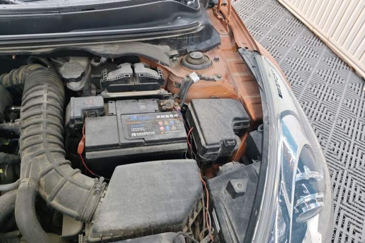 Used Hyundai Veloster 2012 1.6T Automatic Flagship Edition Engine Bay Left