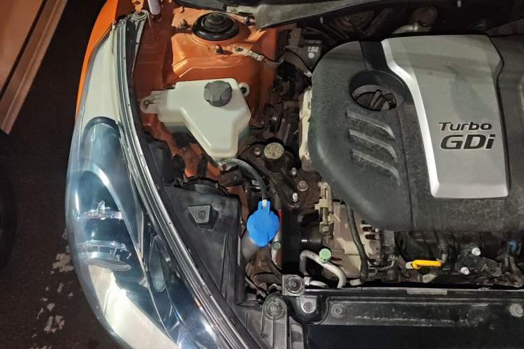 Used Hyundai Veloster 2012 1.6T Automatic Flagship Edition Engine Bay Right