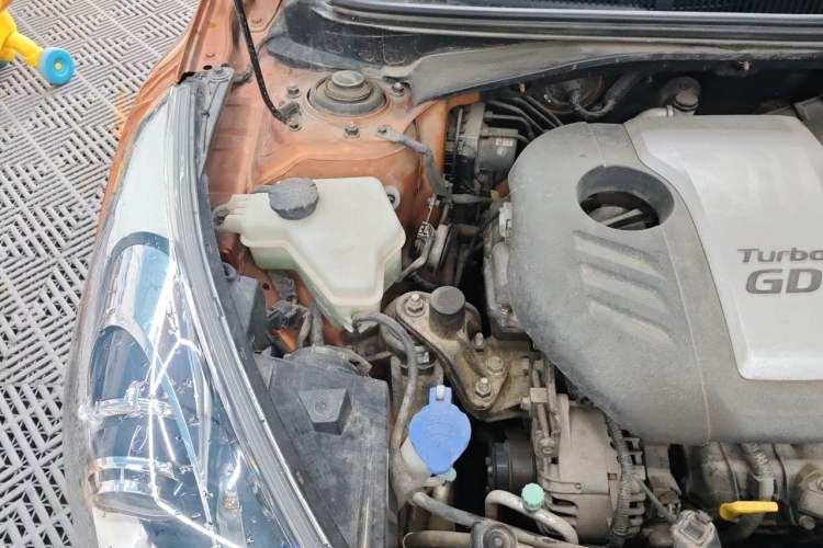 Used Hyundai Veloster 2012 1.6T Automatic Flagship Edition Engine Bay Right