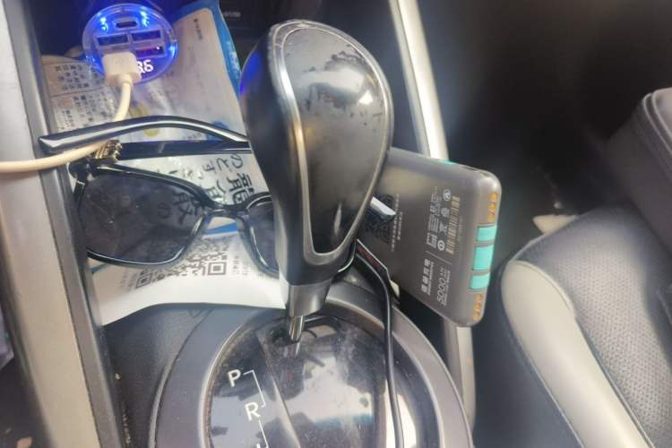 Used Hyundai Veloster 2012 1.6T Automatic Luxury Edition Gear Lever