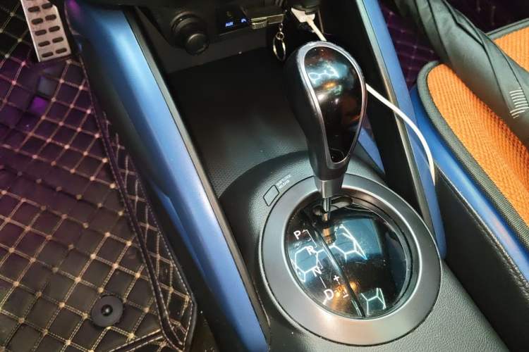 Used Hyundai Veloster 2012 1.6T Automatic Flagship Edition Gear Lever