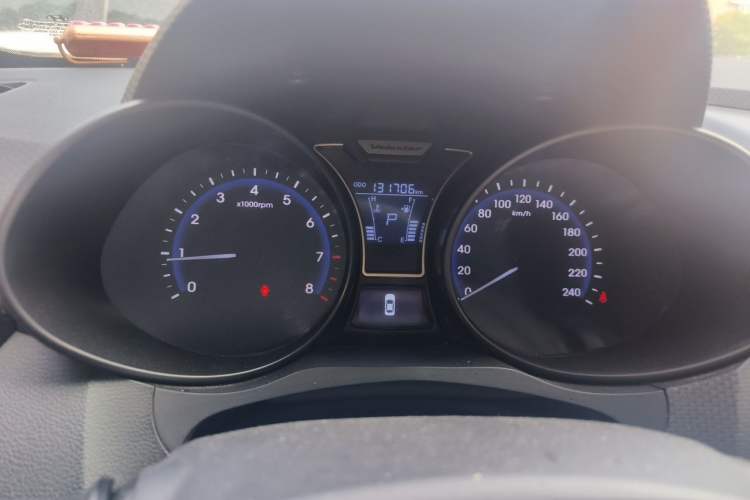 Used Hyundai Veloster 2012 1.6T Automatic Luxury Edition Instrument Cluster