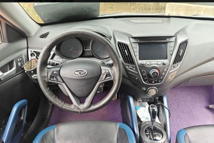 Used Hyundai Veloster 2012 1.6T Automatic Luxury Edition Interior 2