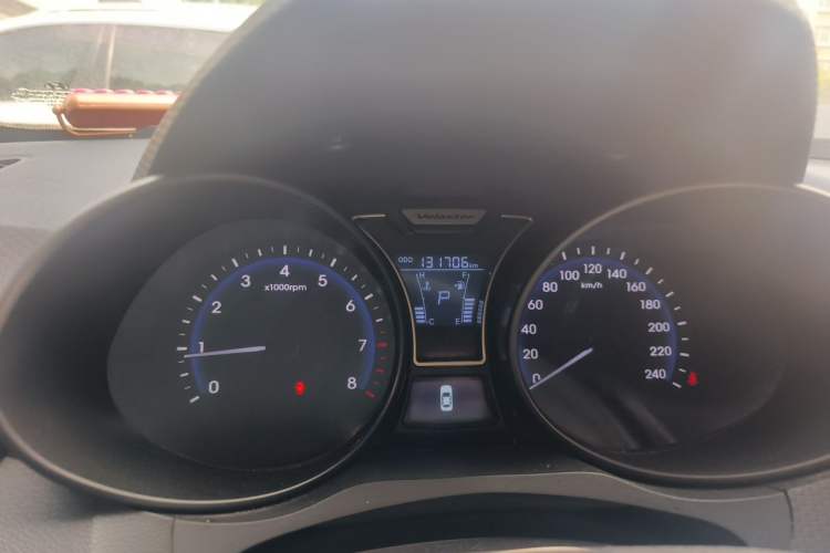 Used Hyundai Veloster 2012 1.6T Automatic Luxury Edition Odometer Close Up