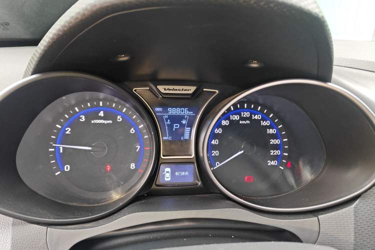 Used Hyundai Veloster 2012 1.6T Automatic Luxury Edition Odometer Close Up