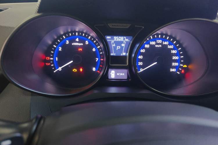 Used Hyundai Veloster 2012 1.6T Automatic Luxury Edition Odometer Close Up